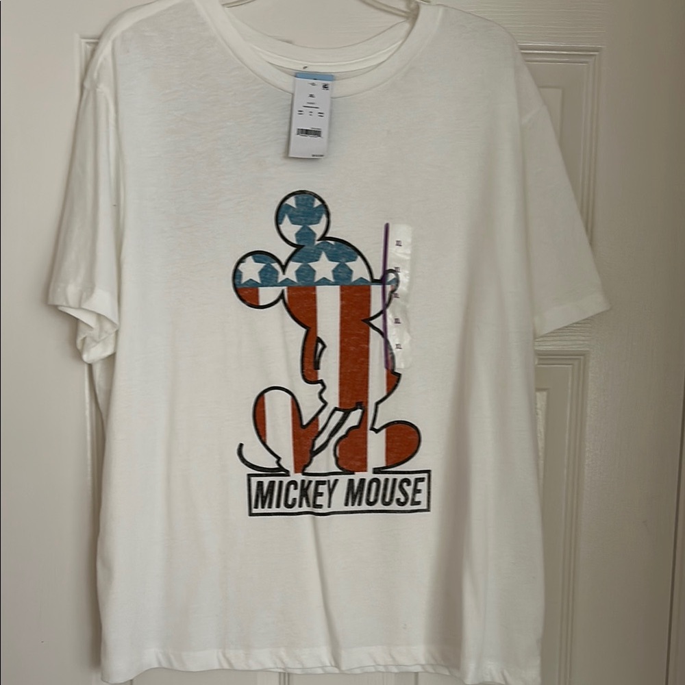 NWT Disney White Mickey Mouse Graphic T-Shirt
